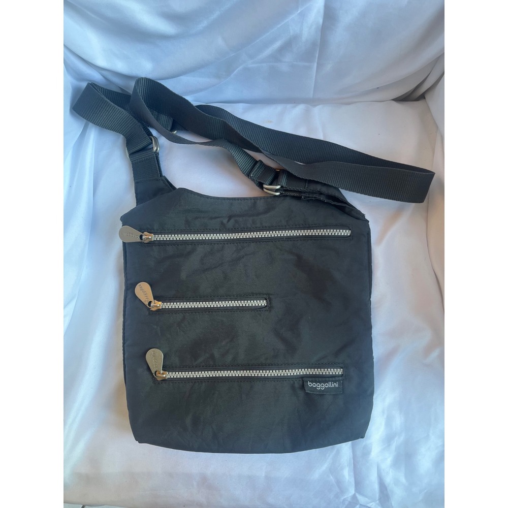 Baggalini Higway 3 Zip Black Travel Bag Crossbody Purse